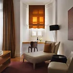 The Excelsior - Small Luxury Of The World 5*