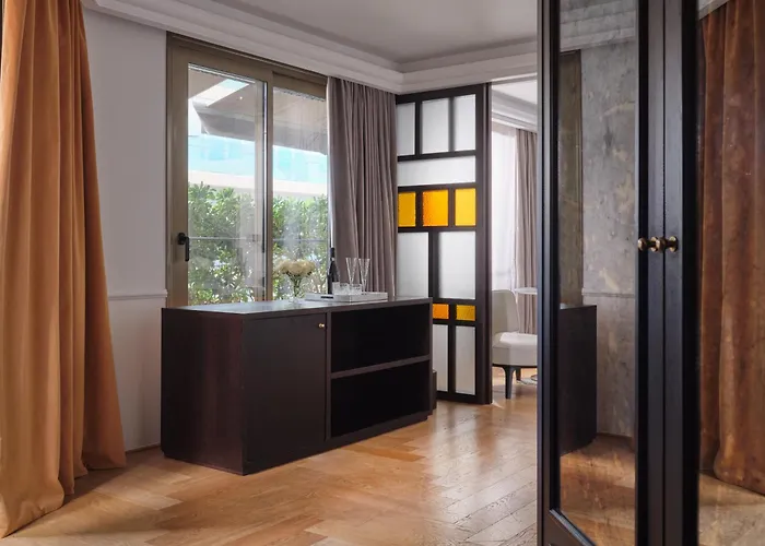 The Excelsior - Small Luxury Of The World Отель