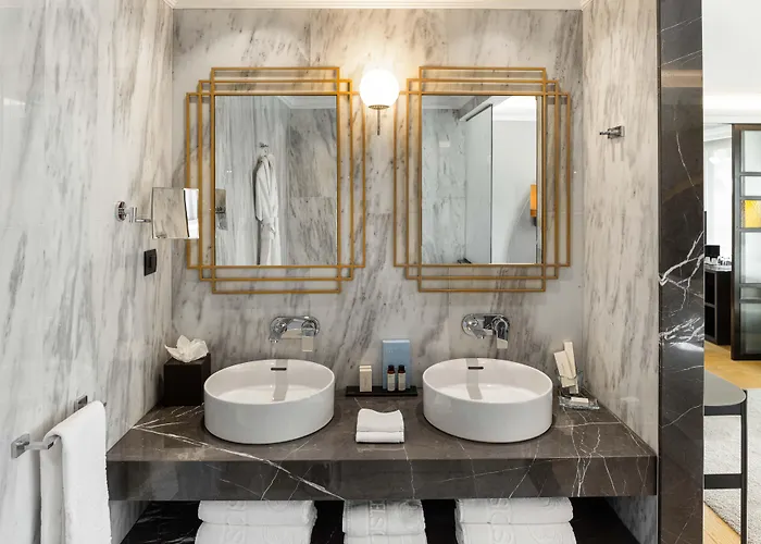 Hotel The Excelsior - Small Luxury Of The World 5*