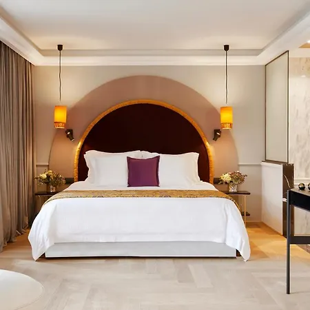 The Excelsior - Small Luxury Of The World 5*